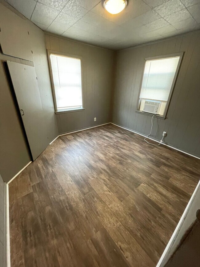 Foto del edificio - 415 W Logan St