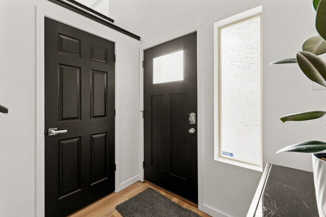 Building Photo - 5175 Andes St