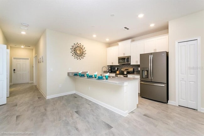 Building Photo - 9007 Stinger Dr