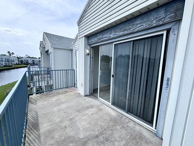 Building Photo - 2512 Woodgate Blvd