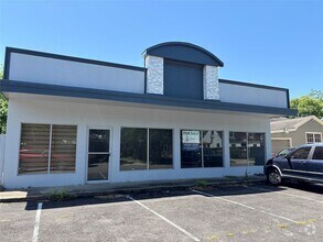 Building Photo - 401 W James Ave