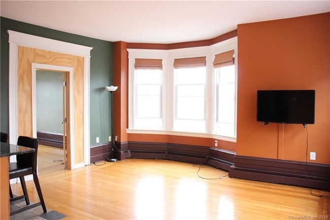 Building Photo - 548 Orange St