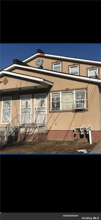 Primary Photo - 140-3 Coombs St