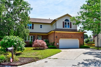 Building Photo - 1204 Hartford Ct