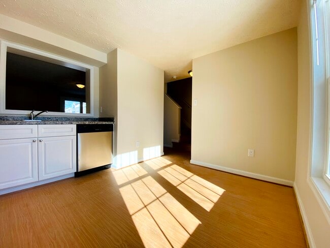 Building Photo - 54 Triple Crown Ct