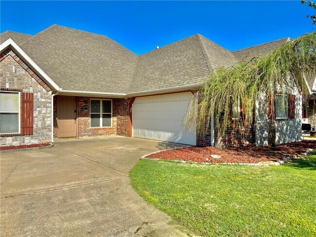 Building Photo - 4004 SW Layton Rd