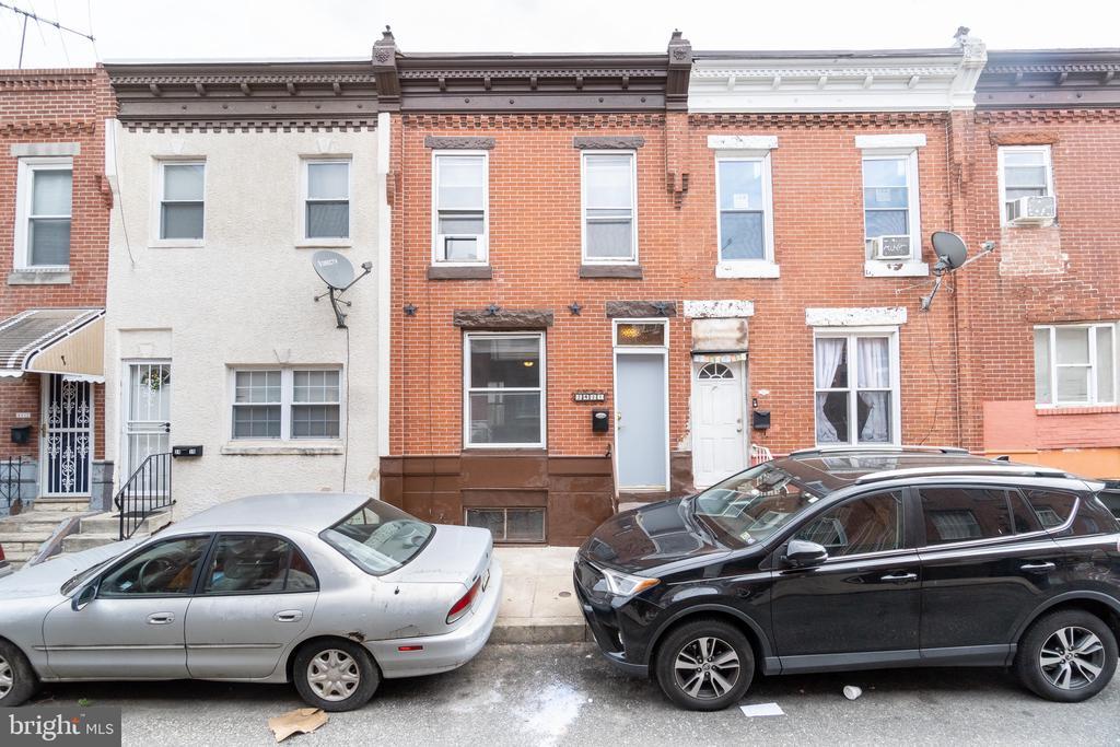 Primary Photo - 2421 S Marshall St