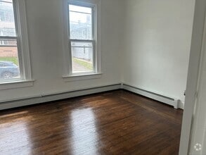 Building Photo - 28 Olive St