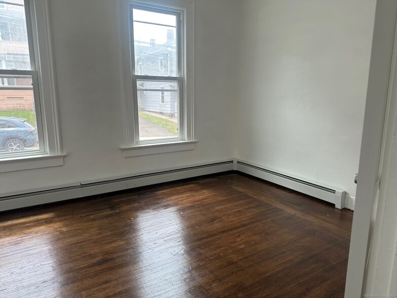 Primary Photo - 28 Olive St