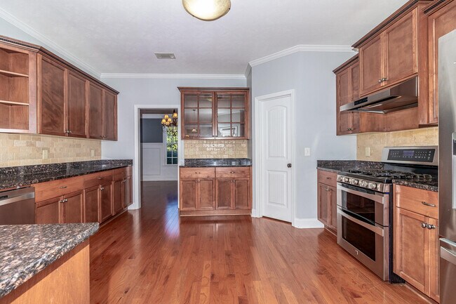 Building Photo - 4025-4025 Stowe Dr