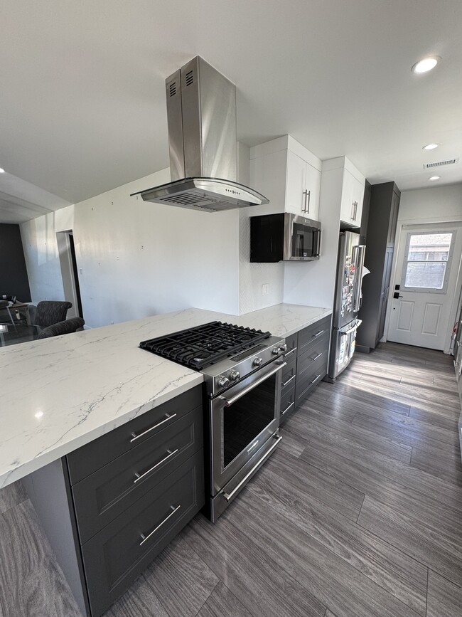 Building Photo - 1522 W 152nd St