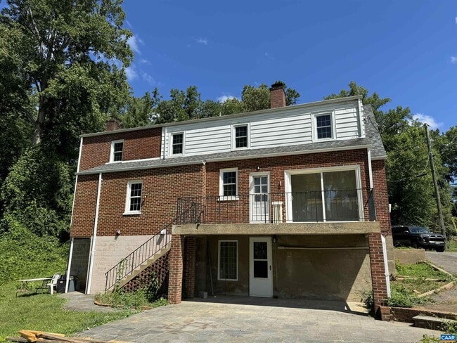 Building Photo - 528 Valley Rd