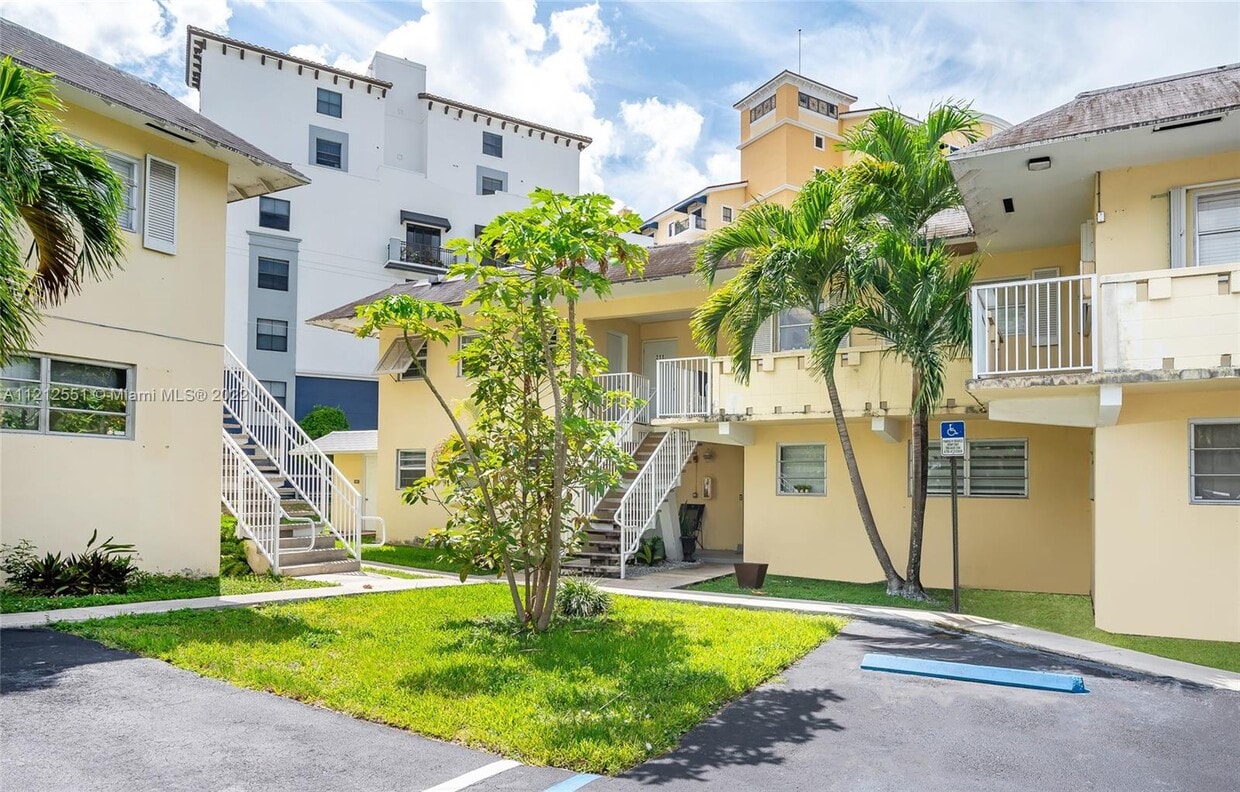 Primary Photo - 7308 SW 82nd St