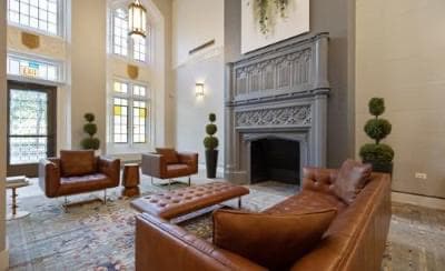 Building Photo - 2231 E 67th St