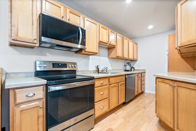 More Kitchen - 107 Emery St