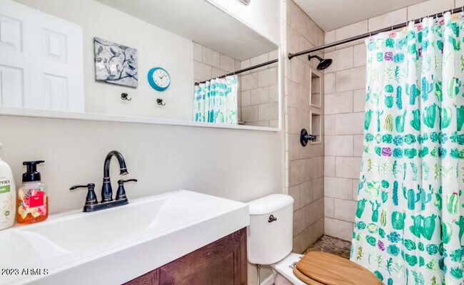 Foto del edificio - 1430 E Meadowbrook Ave