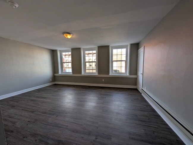 Building Photo - 56 W Main St