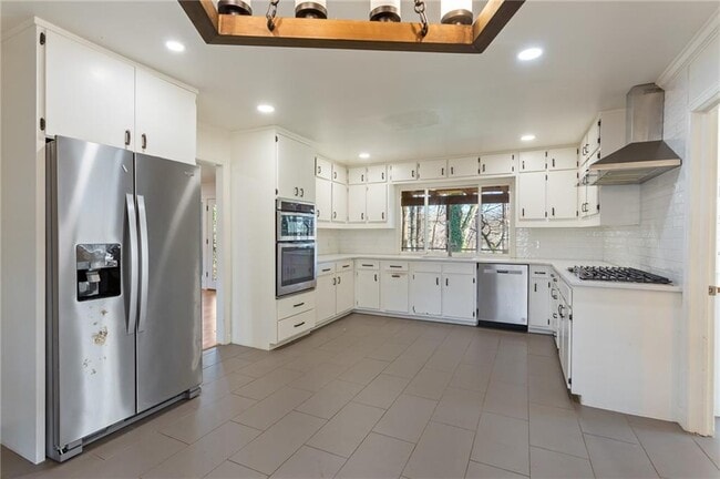 Foto del edificio - 3355 Pinetree Dr SE