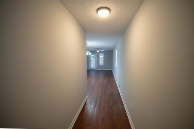 Foto del edificio - 944 Bonham Ave