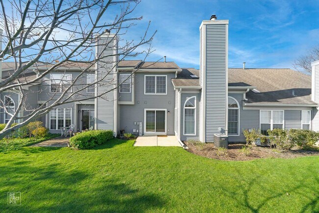 Foto del edificio - Elgin Two Bedroom with Loft and Two Car Garage