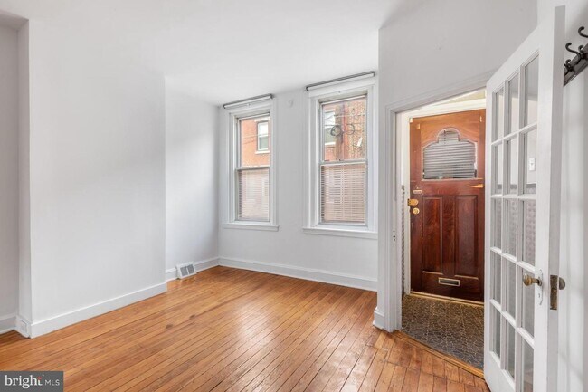 Building Photo - 828 Mercer St