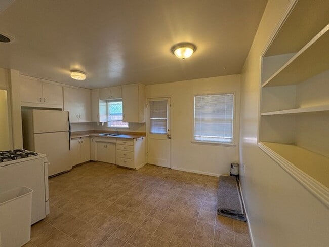 Foto del edificio - 132-136 Stenner St