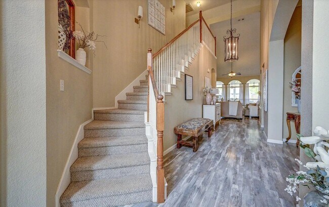 Building Photo - 7500 Parkgate Dr