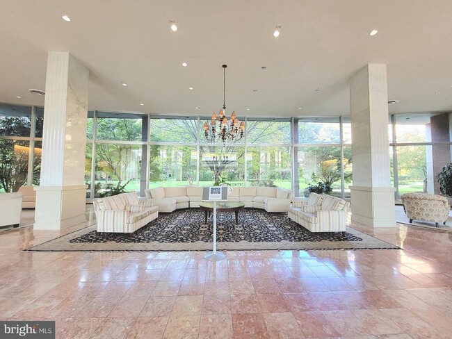 Foto del edificio - 4201 Cathedral Ave NW