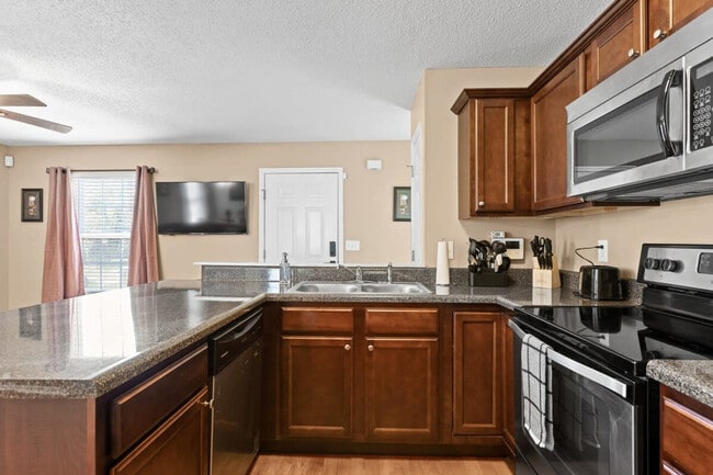 Foto del edificio - 222 Elmwood Dr