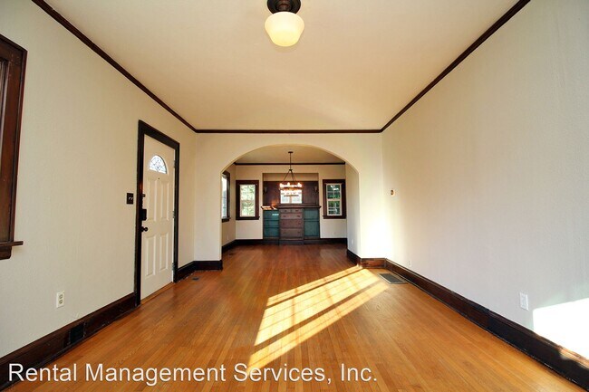 Building Photo - 3 br, 2 bath House - 9304 N Hodge Ave