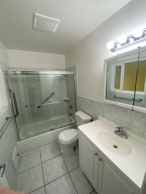 fully updated bathroom - 85 Roosevelt Way