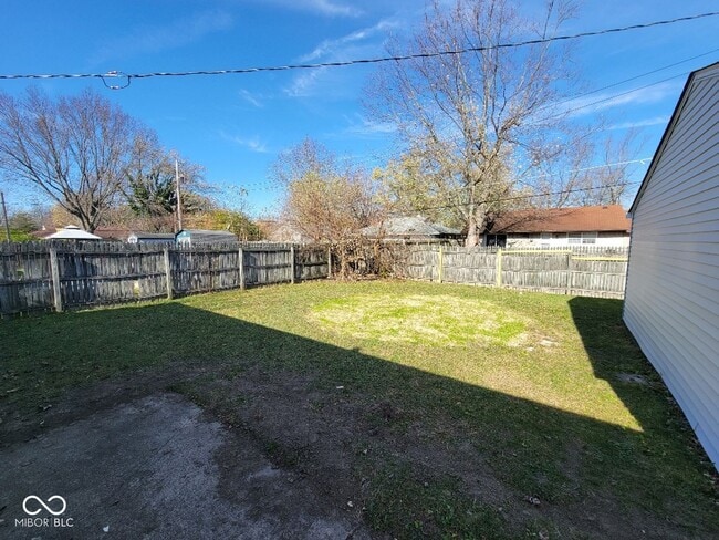 Building Photo - 2308 Aspen Ct