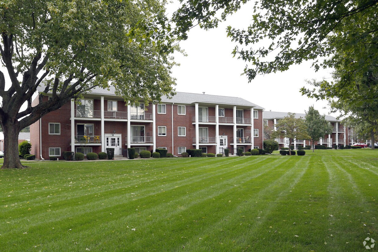 MAPLE CREST Apartments Kokomo, IN