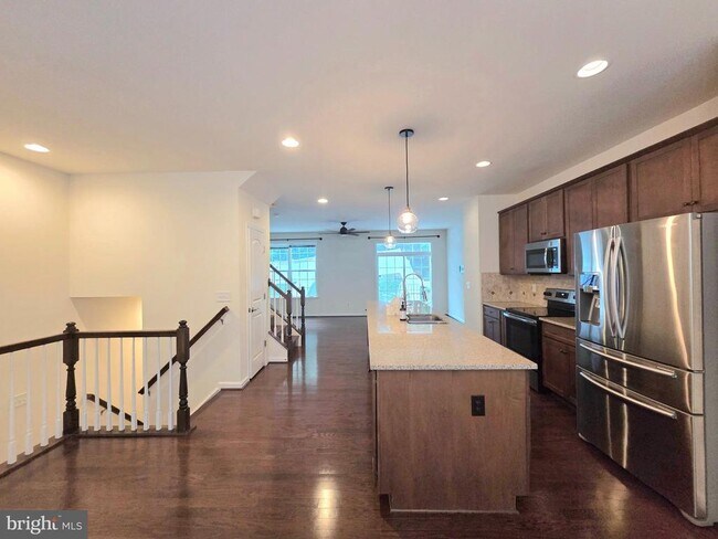 Foto del edificio - 1343 Gilmore St