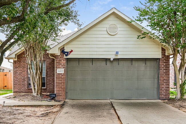 Building Photo - 6807 Highwind Bend Ln