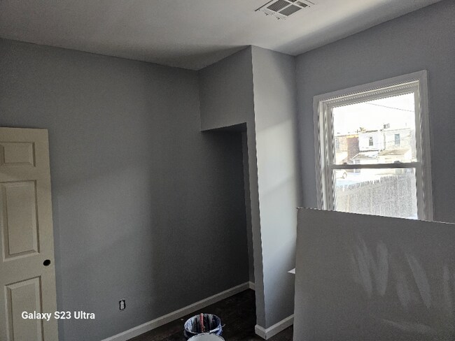 Building Photo - 711 N Ohio Ave