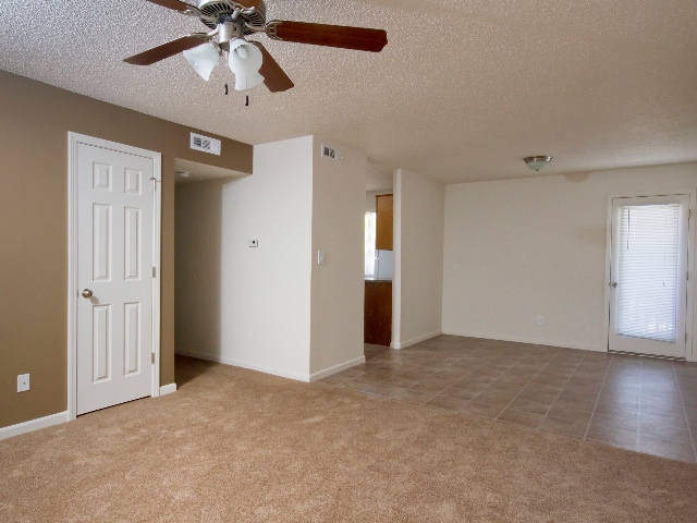 Quail Ridge Apartments 1 Bedroom Living Room and Dining Room - Quail Ridge East Apartments