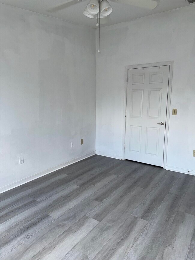 Foto del edificio - 28204 Harbour Vista Cir