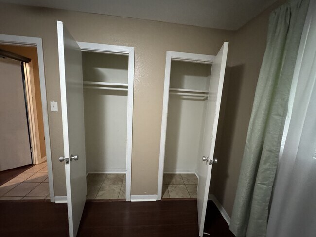 Foto del edificio - 3608 Edgemont Dr