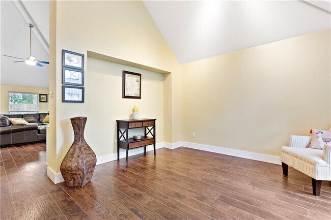 Foto del edificio - 8203 Miller Falls Dr