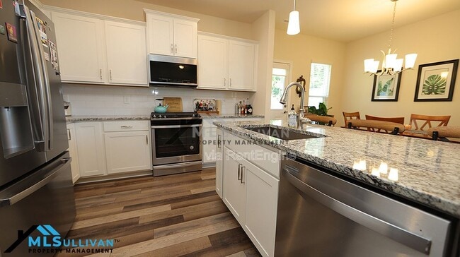 Building Photo - 291 White Oak Ridge Dr