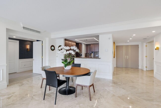 Building Photo - 200 E Palmetto Park Rd