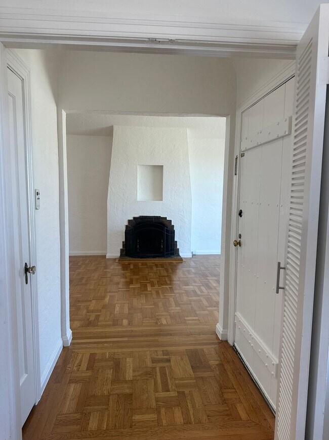 Foto del edificio - Bright & Charming Miraloma Home