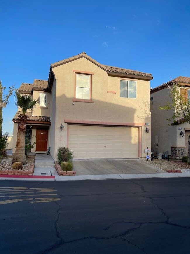 Building Photo - Beautiful 3 Bdrm, 3 Bath, 2 story home in SW