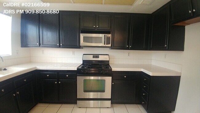 Foto del edificio - Chino Hills 2 Bedroom Townhome