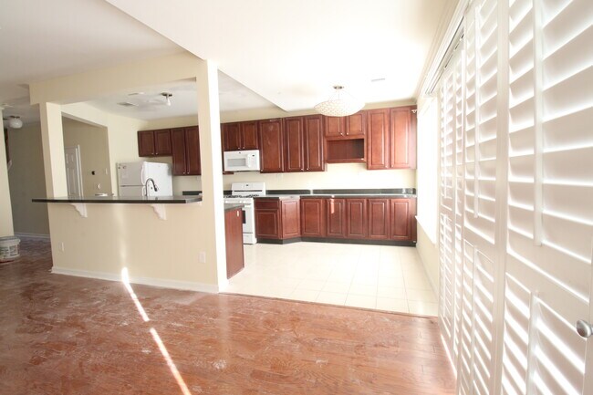 Foto del edificio - 6613 Ocean Ave N