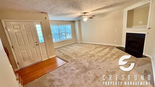 Foto del edificio - 3 Bed, 2.5 Bath Townhome - READY FOR YOU T...