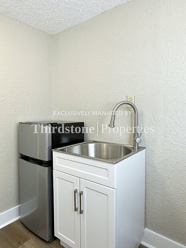 Photo - 459 W 59th St Apartment