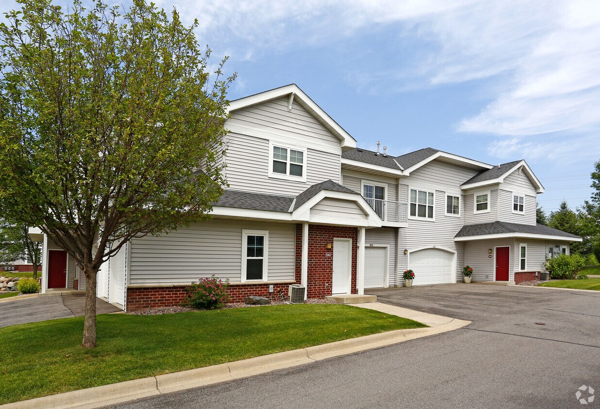 Lake Hazeltine Woods Rentals Chaska, MN