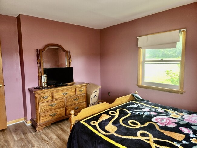 Foto del edificio - 826 Holt Rd